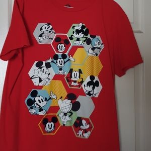 Mickey mouse shirt. Size M